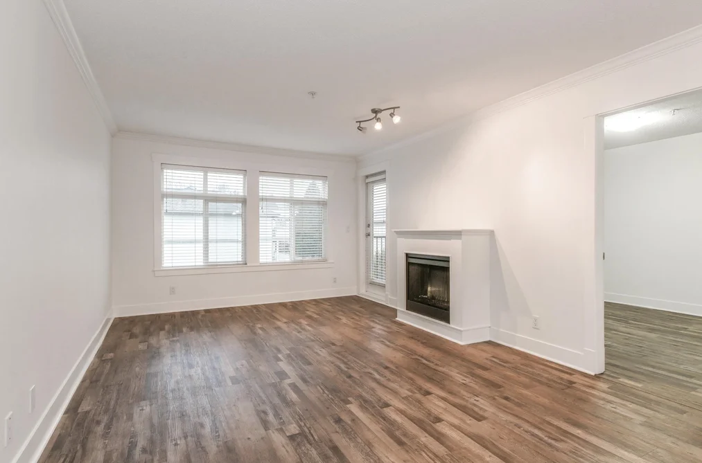 310 33255 OLD YALE ROAD, Abbotsford BC V2S 8R2, Abbotsford BC — Residential for Sale - Photo 2
