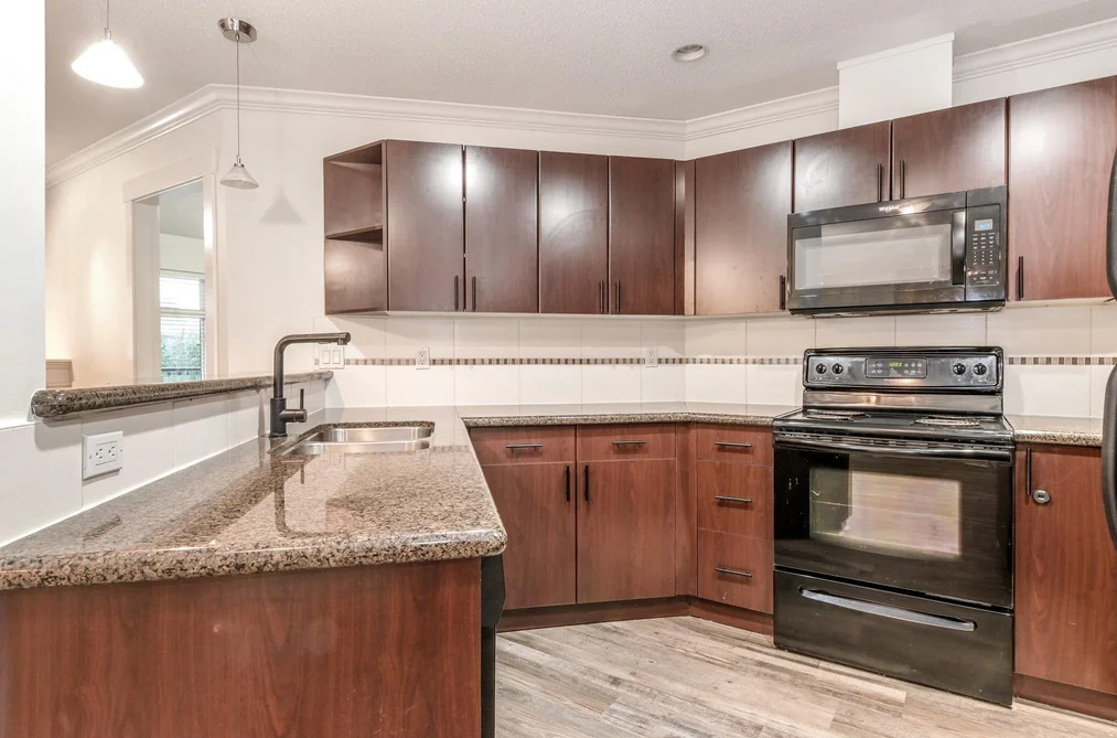 310 33255 OLD YALE ROAD, Abbotsford BC V2S 8R2, Abbotsford BC — Residential for Sale - Photo 7