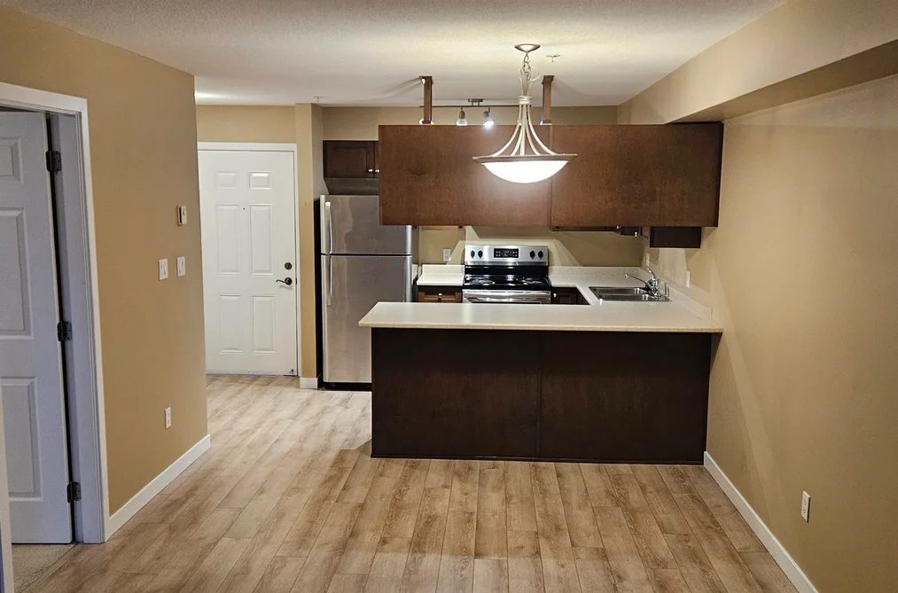 310 33960 OLD YALE ROAD, Abbotsford BC V2S 2J9, Abbotsford BC — Residential for Sale - Photo 2