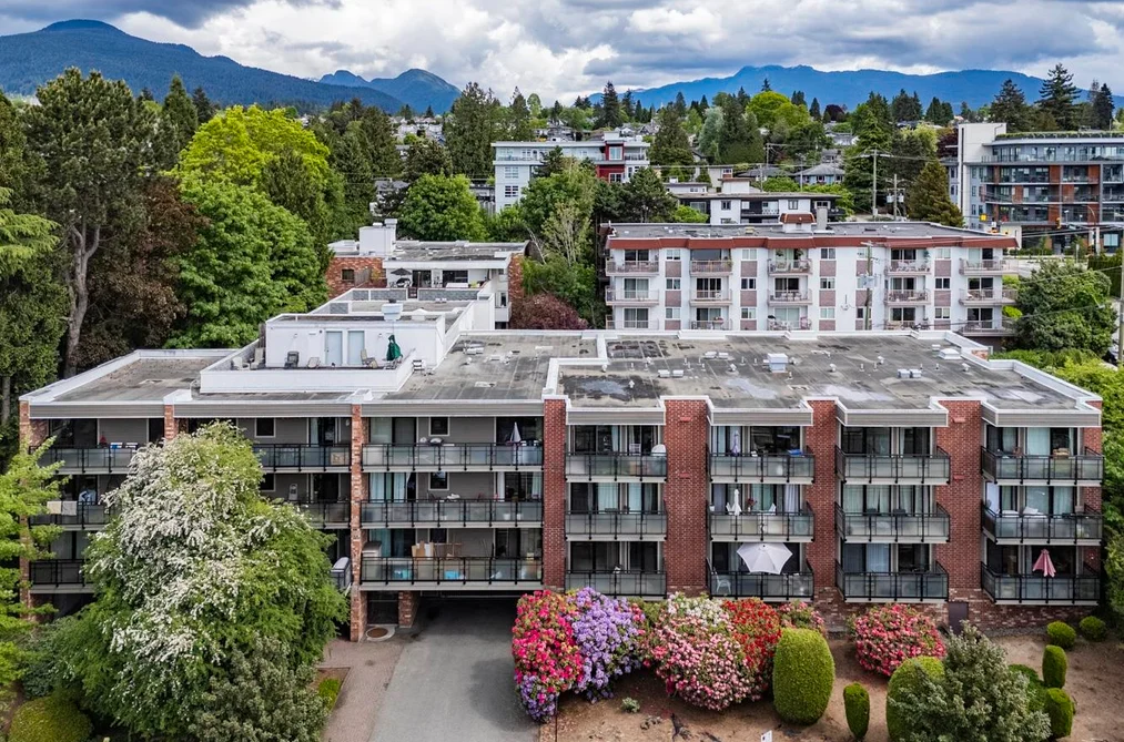 310 360 E 2ND STREET, North Vancouver BC V7L 4N6, North Vancouver BC — Residential for Sale - Photo 2