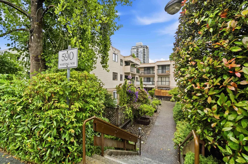 Condo for sale at 310 590 Whiting Way Coquitlam British Columbia - MLS: R3140781