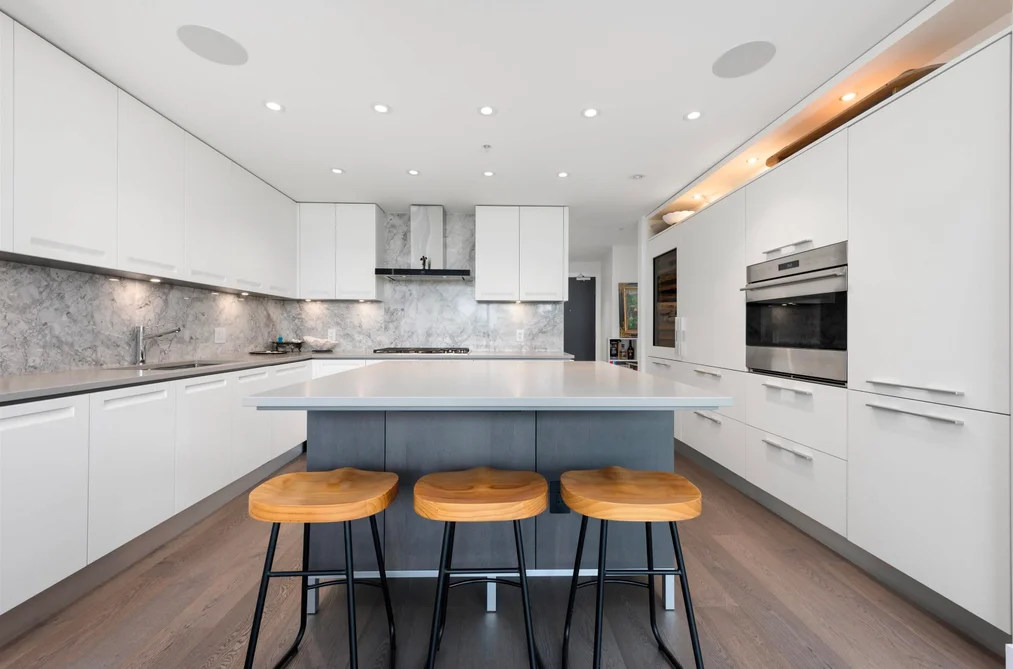 Condo for sale at 310 6333 W Boulevard Vancouver British Columbia - MLS: R3085382
