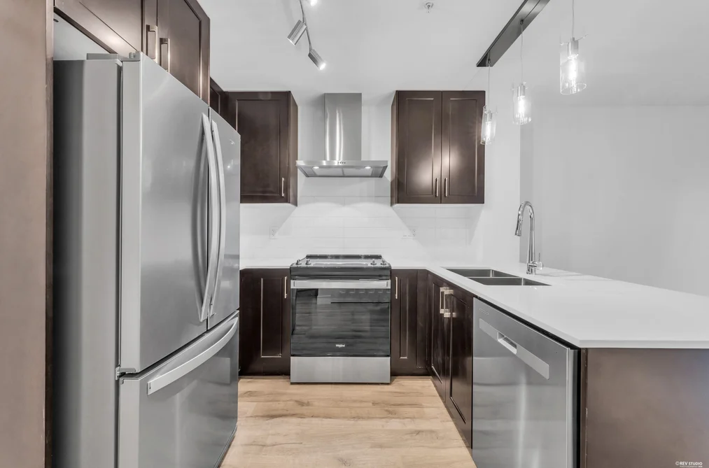 310 6338 KING GEORGE BOULEVARD, Surrey BC V3X 0L5, Surrey BC — Residential for Sale - Photo 3