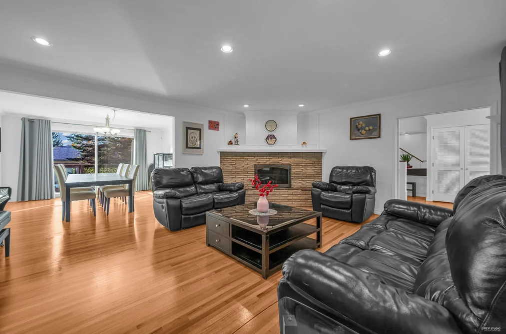 310 MACBETH CRESCENT, West Vancouver BC V7T 1V7, West Vancouver BC — Residential for Sale - Photo 3