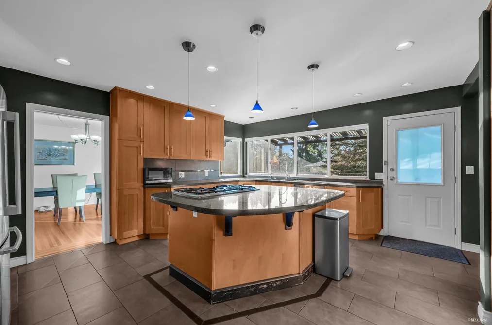 310 MACBETH CRESCENT, West Vancouver BC V7T 1V7, West Vancouver BC — Residential for Sale - Photo 6