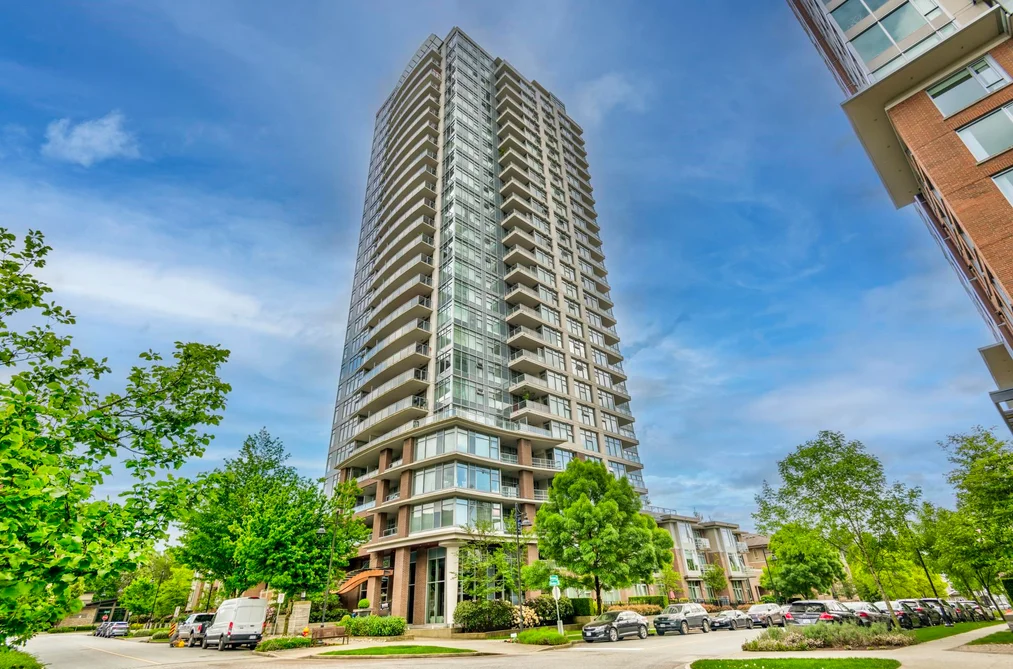 Condo for sale at 3101 3102 Windsor Gate Coquitlam British Columbia - MLS: R3122227