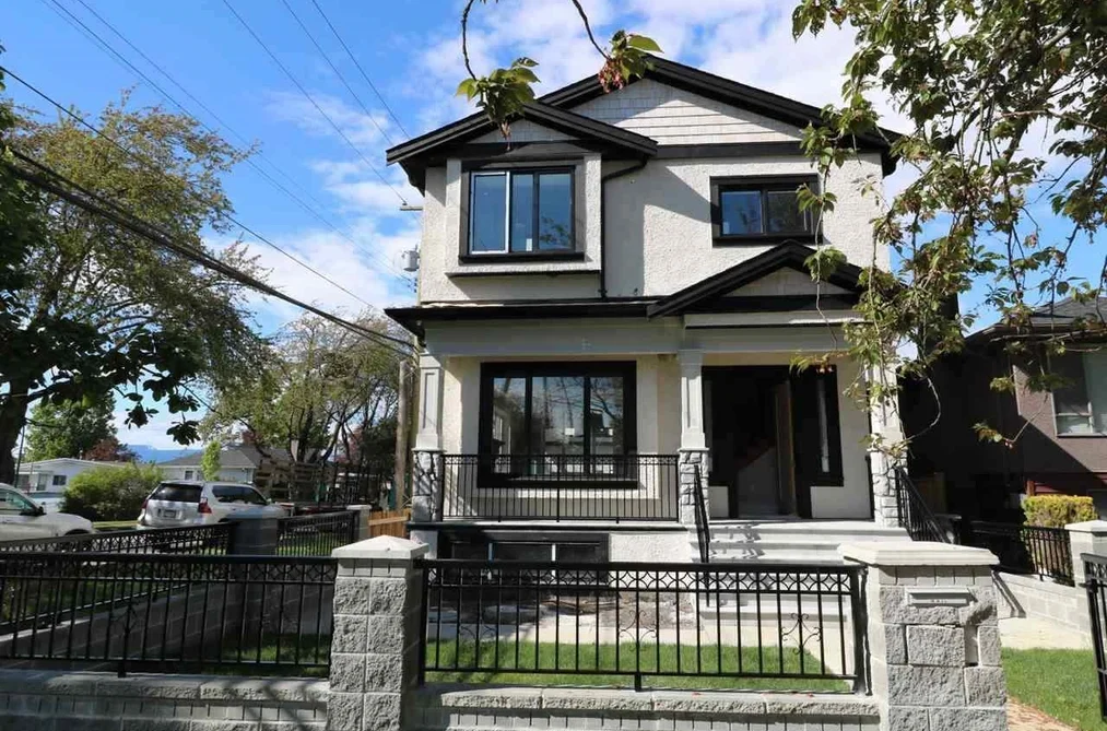 House for sale at 3101 E 46th Avenue Vancouver British Columbia - MLS: R3056600