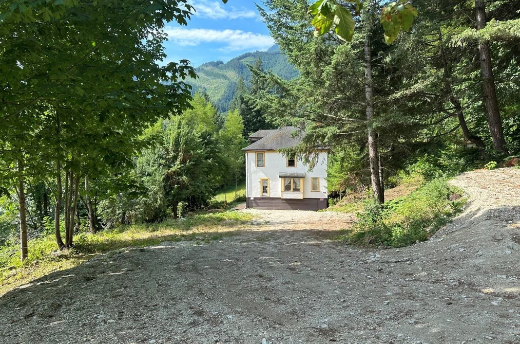 House for sale at 31010 Trans Canada Highway Yale British Columbia - MLS: R3095862