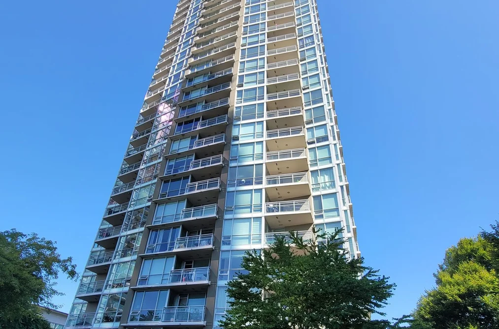 Condo for sale at 3105 2968 Glen Drive Coquitlam British Columbia - MLS: R3027176