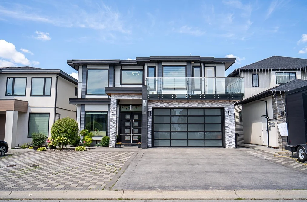 House for sale at 31081 N Deertrail Drive Abbotsford British Columbia - MLS: R3152656