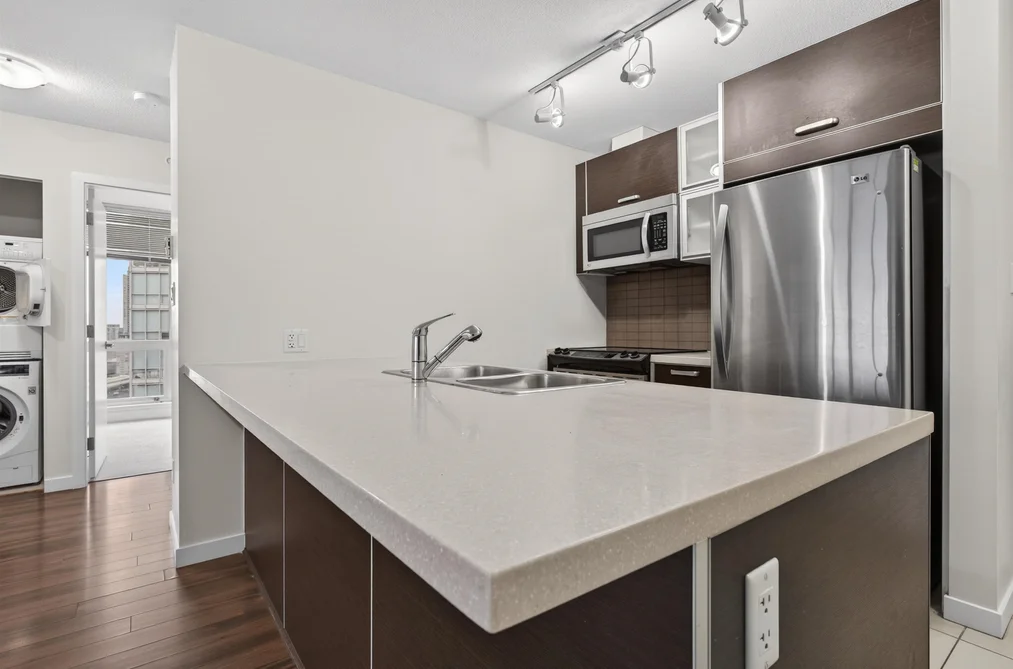 Condo for sale at 3109 9981 Whalley Boulevard Surrey British Columbia - MLS: R3114013