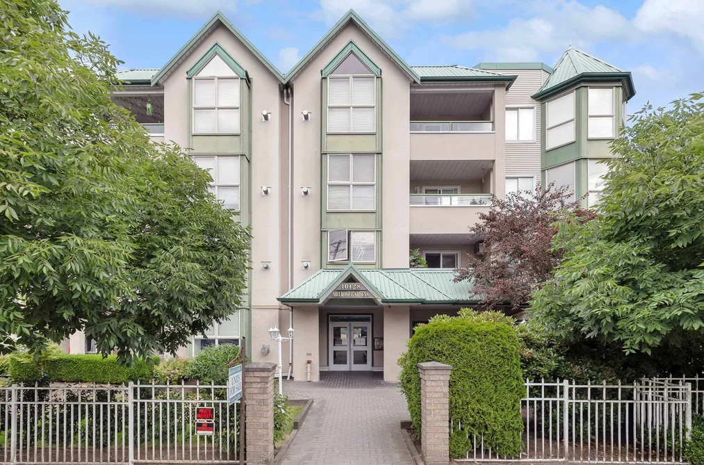 Condo for sale at 311 10128 132 Street Surrey British Columbia - MLS: R3119123