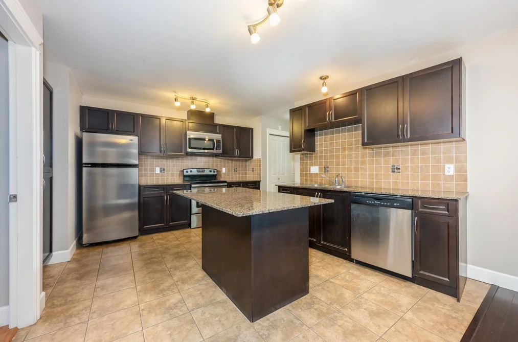 Condo for sale at 311 12088 75a Avenue Surrey British Columbia - MLS: R3077780