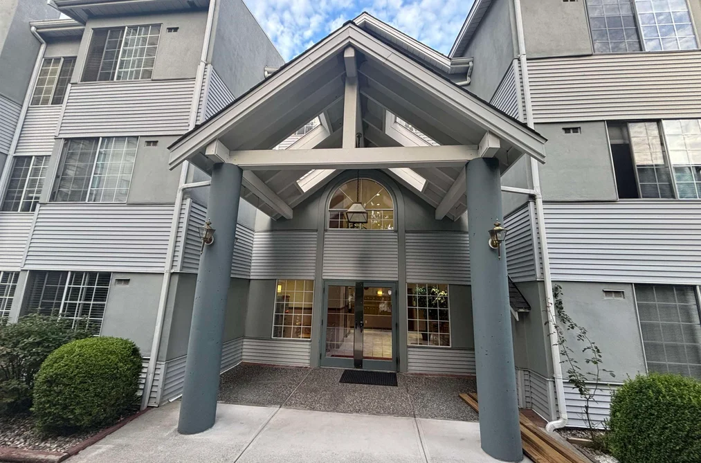 Condo for sale at 311 13910 101 Avenue Surrey British Columbia - MLS: R3159929