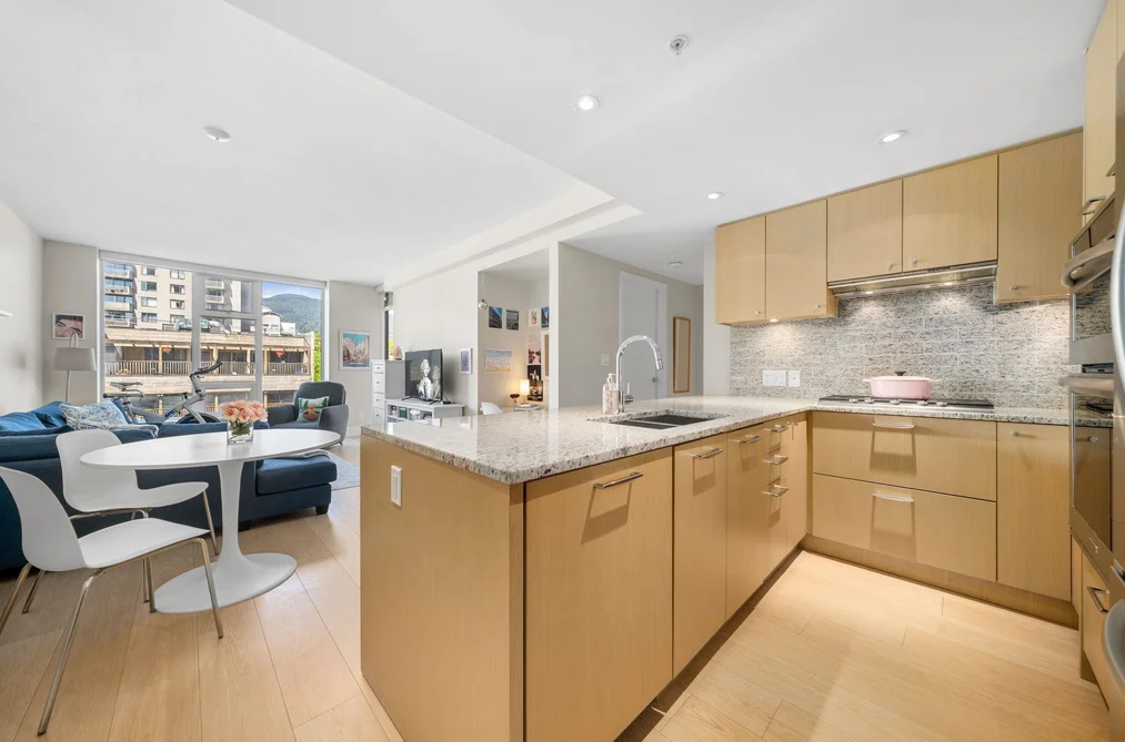 311 150 W 15 STREET, North Vancouver BC V7M 0C4, North Vancouver BC — Residential for Sale - Photo 2
