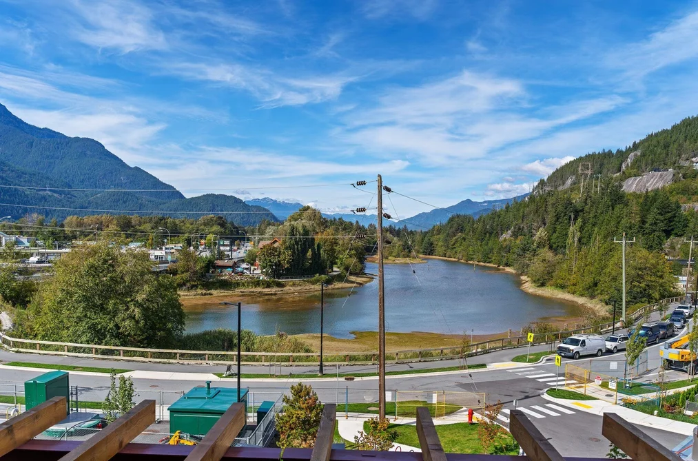 Condo for sale at 311 1500 Scott Crescent Squamish British Columbia - MLS: R3161012