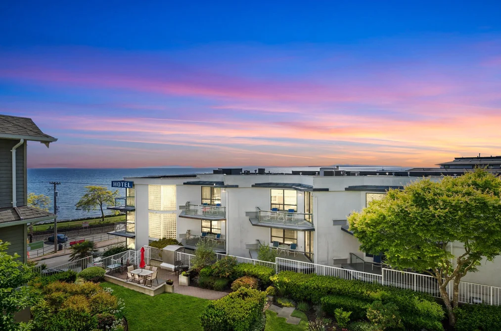 Condo for sale at 311 15621 Marine Drive White Rock British Columbia - MLS: R3129867