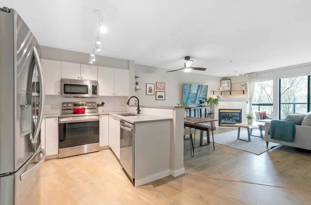 311 225 NEWPORT DRIVE, Port Moody BC V3H 5C7, Port Moody BC — Residential for Sale - Photo 2