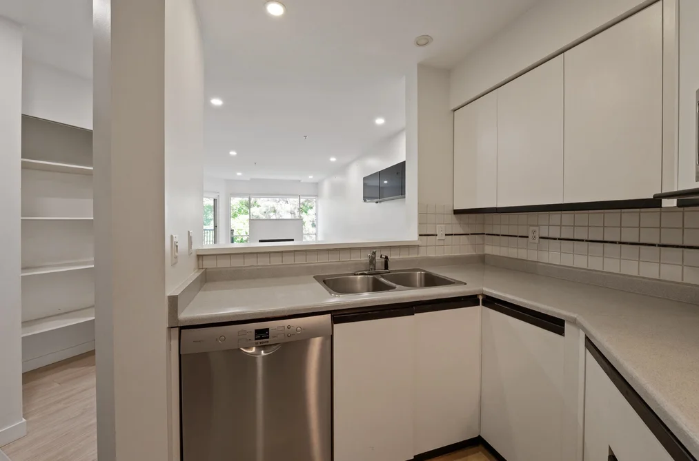 311 2401 HAWTHORNE AVENUE, Port Coquitlam BC V3C 6E9, Port Coquitlam BC — Residential for Sale - Photo 6