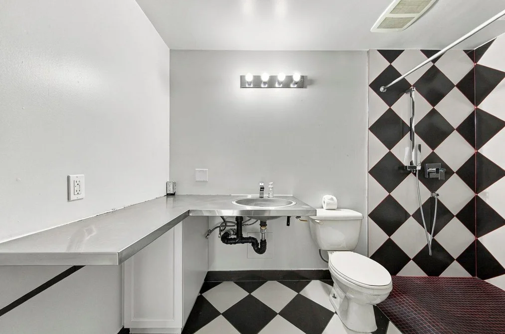 311-272 E 4th Avenue, Vancouver, BC - Condo for Sale - Photo 16 of 20 311-272 E 4th Avenue, Vancouver, BC - Condo for Sale - Photo 16 of 20