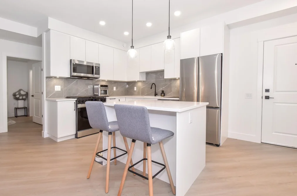 Condo for sale at 311 3438 146a Street Surrey British Columbia - MLS: R3100601