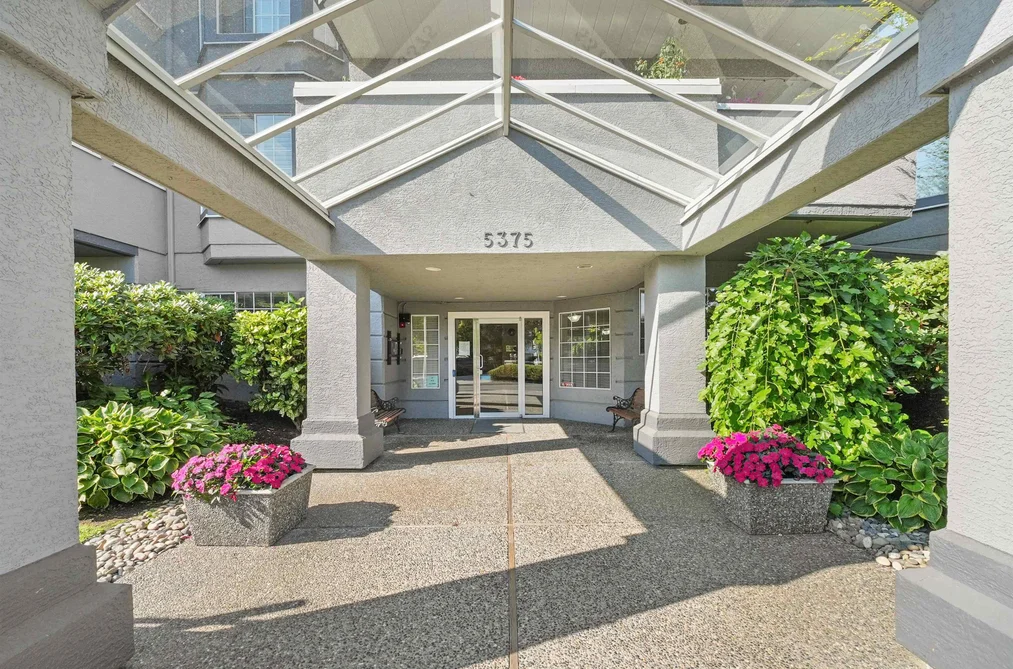 Condo for sale at 311 5375 205th Street Langley British Columbia - MLS: R3157491