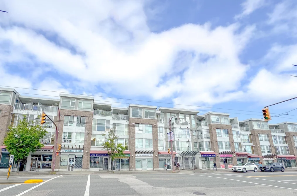 Condo for sale at 311 5555 Victoria Drive Vancouver British Columbia - MLS: R3125423