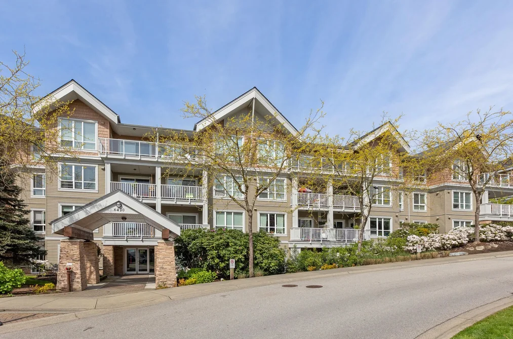 Condo for sale at 311 6420 194 Street Surrey British Columbia - MLS: R3119239