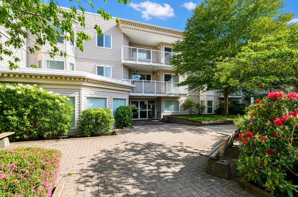 Condo for sale at 311 9948 151 Street Surrey British Columbia - MLS: R3122725