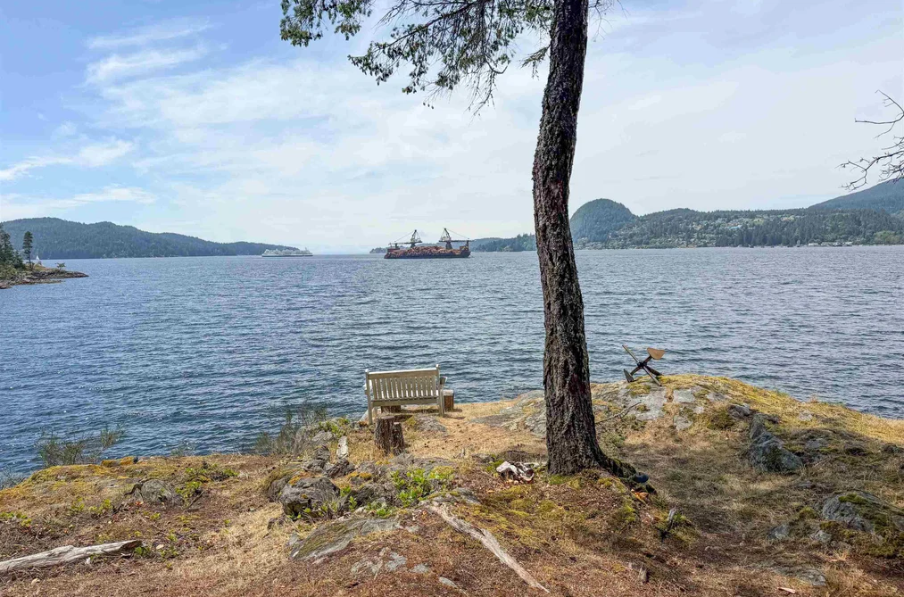 House for sale at 311 Arthur Road Gambier Island British Columbia - MLS: R3145444