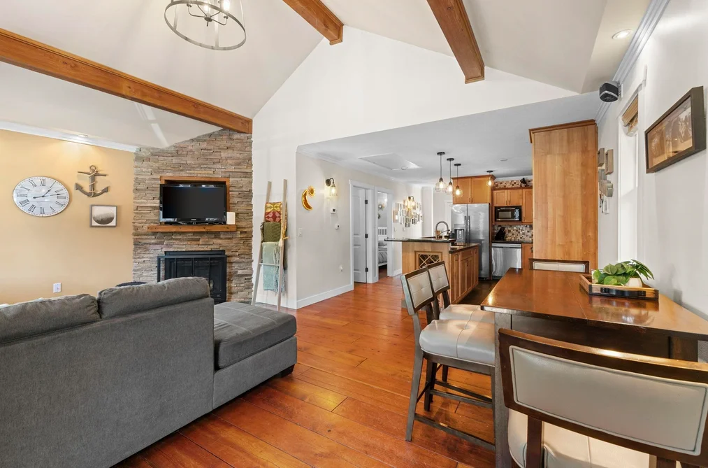 311 SPRUCE STREET, Cultus Lake BC V2R 4Y7, Cultus Lake BC — Residential for Sale - Photo 2