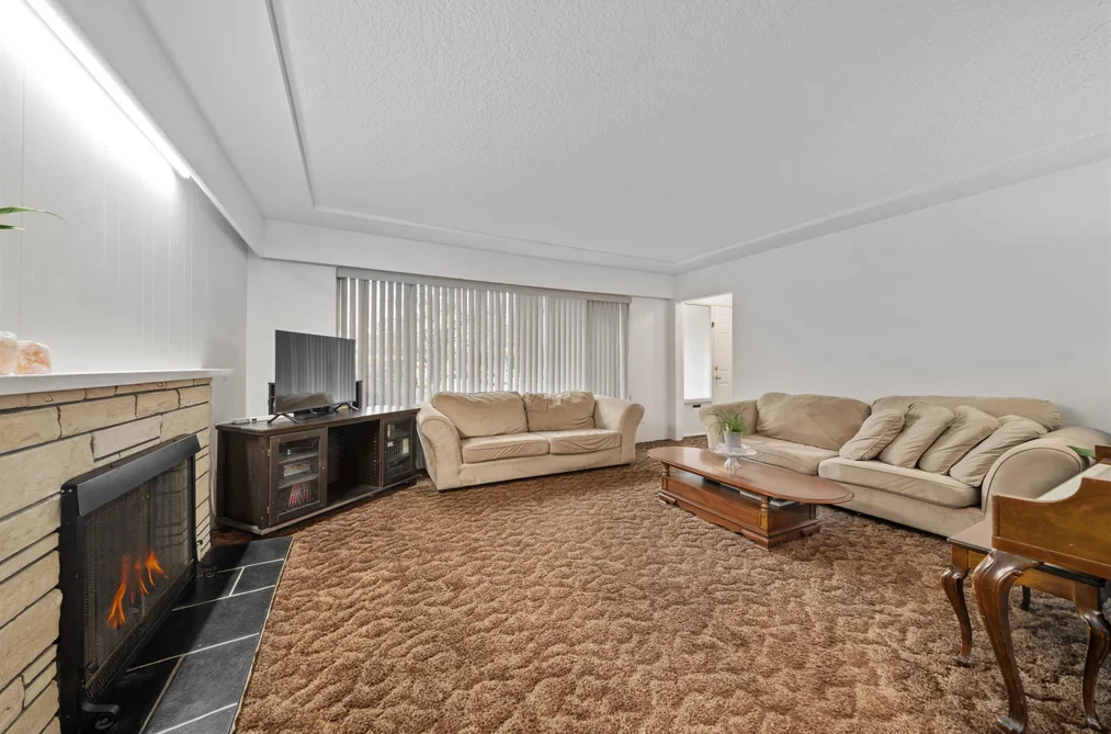 3115 E 49 Avenue, Vancouver, BC - House for Sale - Photo 10 of 40 3115 E 49 Avenue, Vancouver, BC - House for Sale - Photo 10 of 40