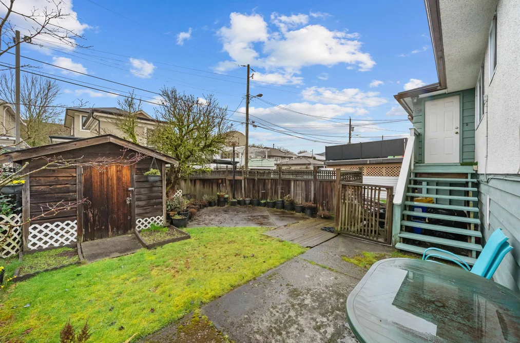 3115 E 49 Avenue, Vancouver, BC - House for Sale - Photo 7 of 40 3115 E 49 Avenue, Vancouver, BC - House for Sale - Photo 7 of 40