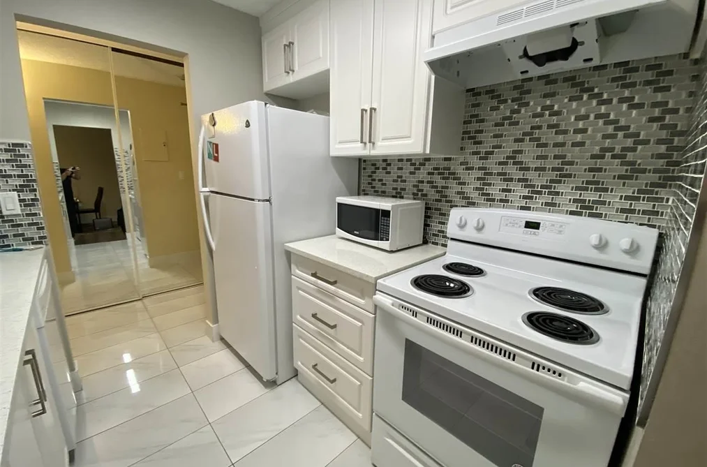 Condo for sale at 312 13977 74 Avenue Surrey British Columbia - MLS: R3092814