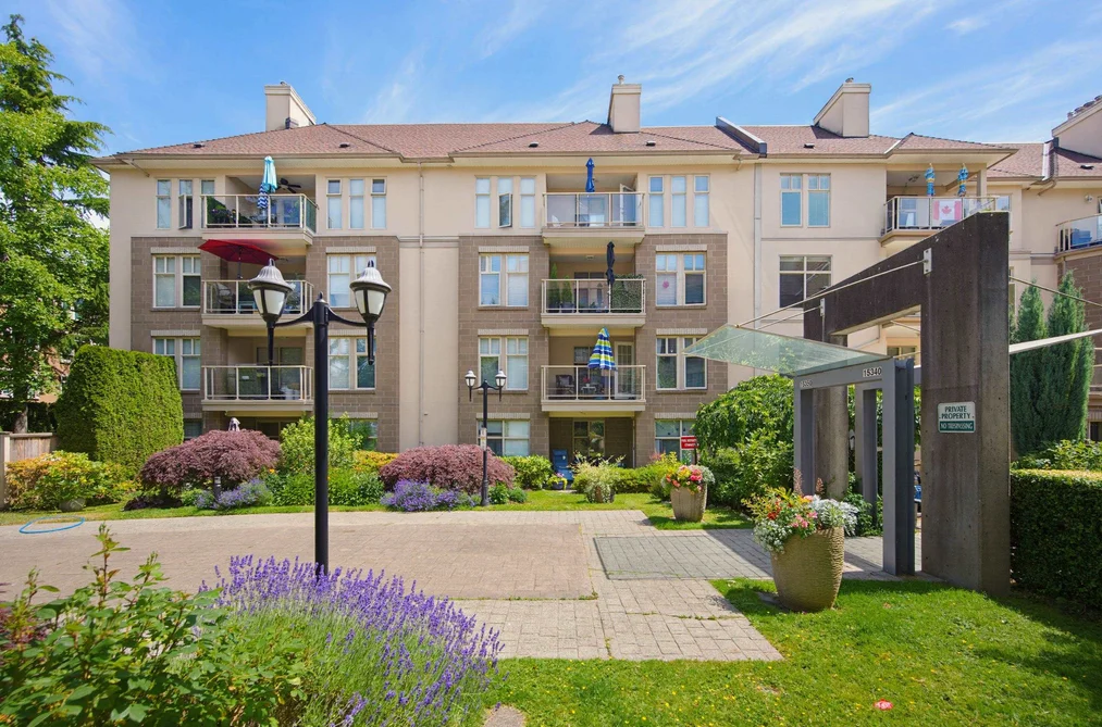 Condo for sale at 312 15350 19a Avenue Surrey British Columbia - MLS: R3139523