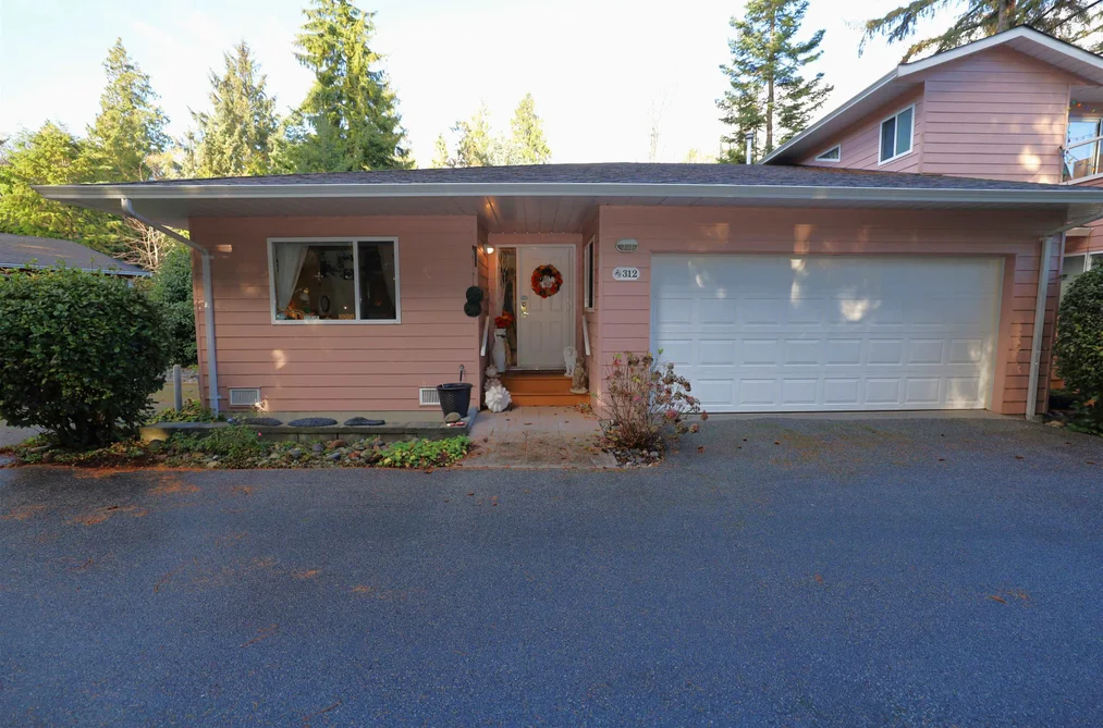 Townhouse for sale at 312 1585 Field Road Sechelt British Columbia - MLS: R3073772