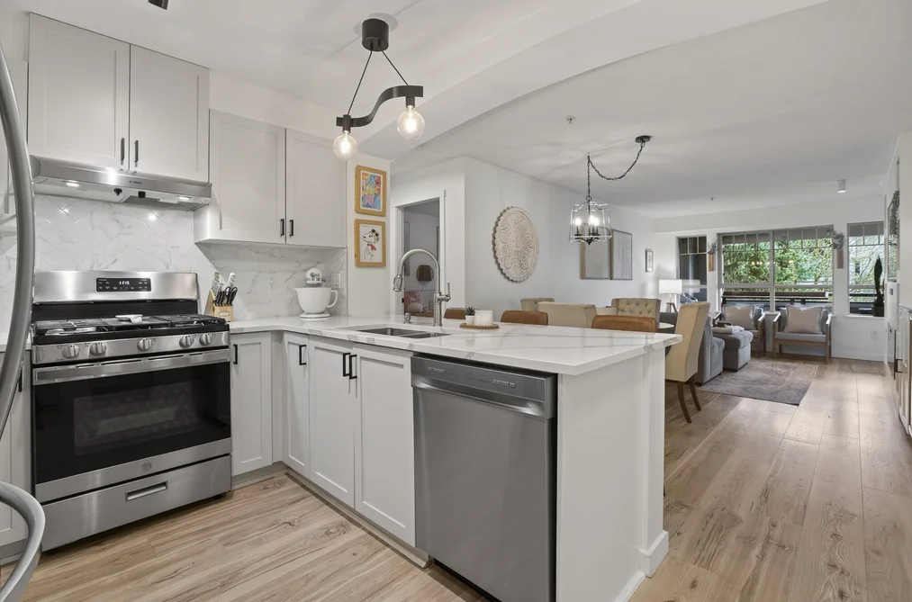 Condo for sale at 312 2959 Silver Springs Boulevard Coquitlam British Columbia - MLS: R3122771