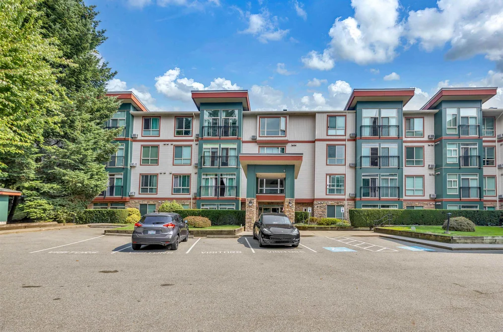 Condo for sale at 312 33485 South Fraser Way Abbotsford British Columbia - MLS: R3093062