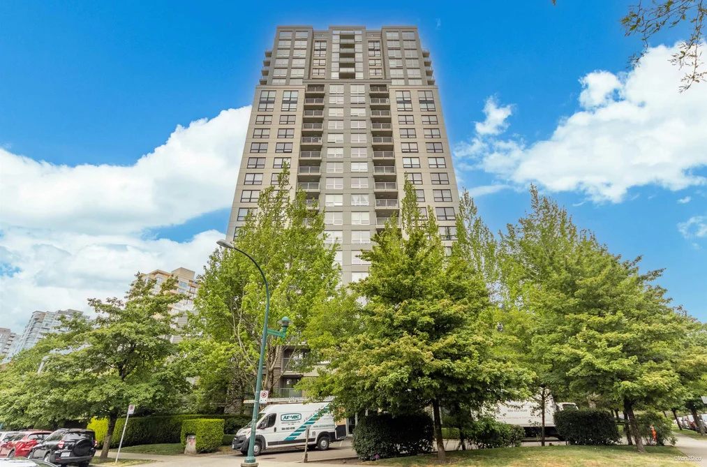 Condo for sale at 312 3663 Crowley Drive Vancouver British Columbia - MLS: R3122089