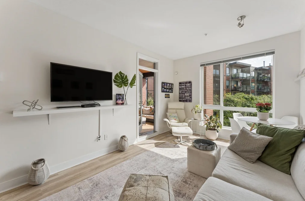 312 733 W 3RD STREET, North Vancouver BC V7M 0C8, North Vancouver BC — Residential for Sale — Photo 3 of 27