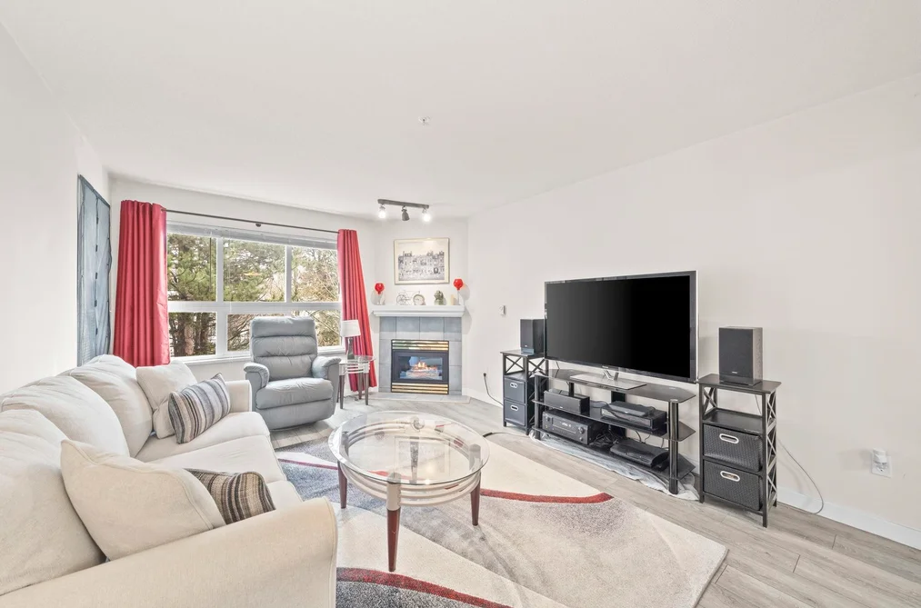Condo for sale at 312 8068 120a Street Surrey British Columbia - MLS: R3104899