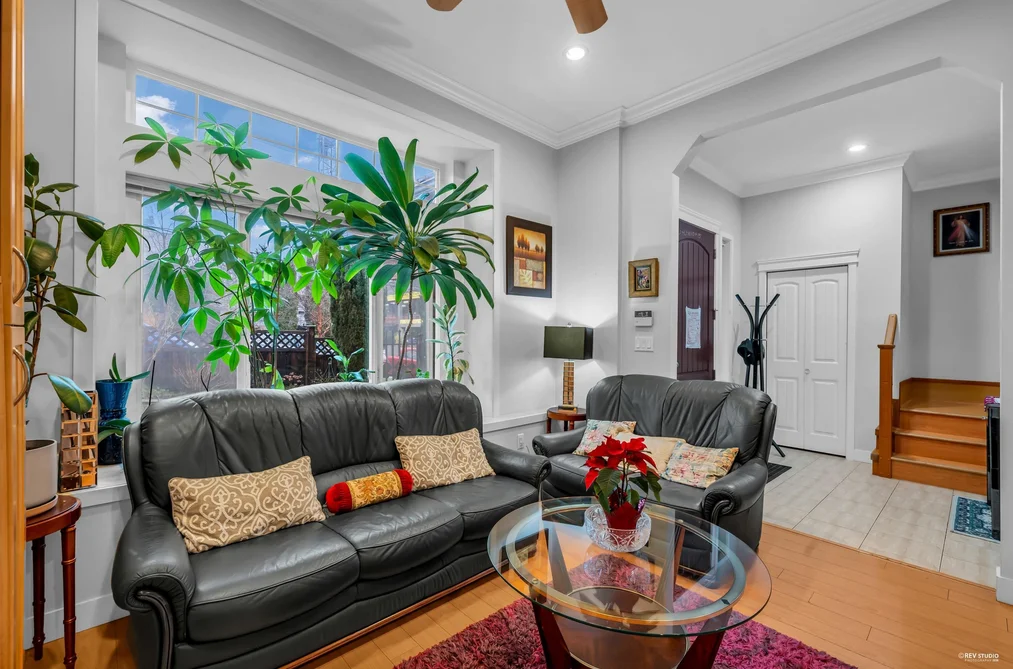 312 STRAND AVENUE, New Westminster BC V3L 3J2, New Westminster BC — Residential for Sale - Photo 2