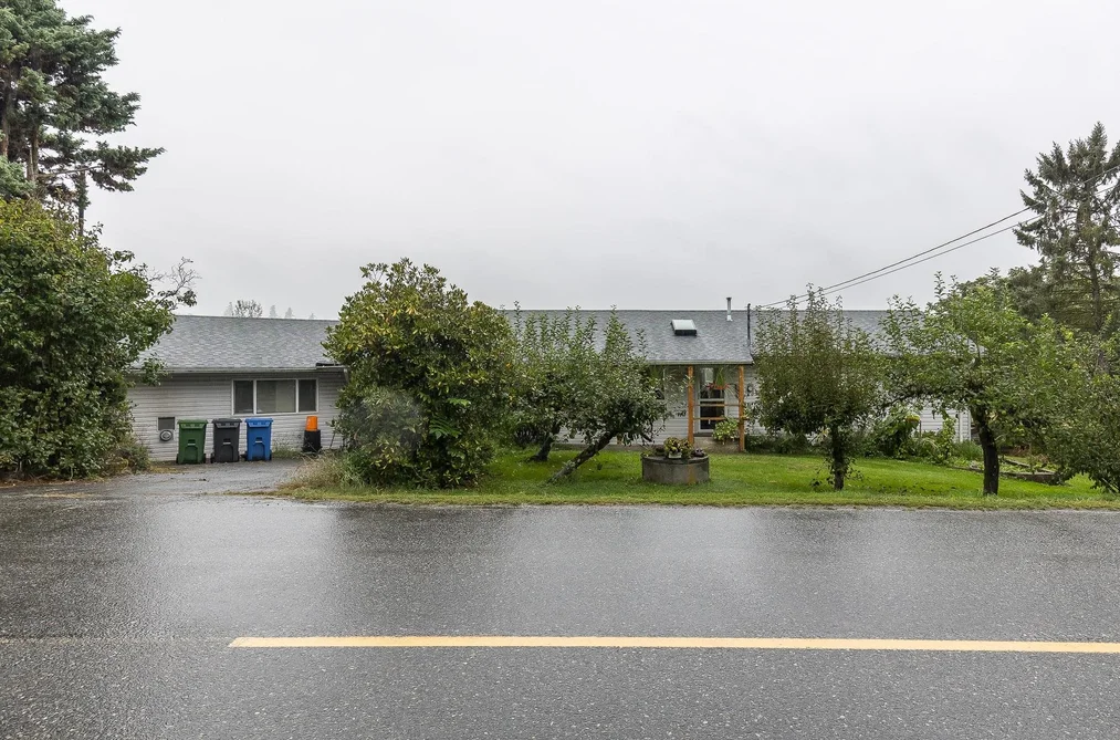 31211 OLUND ROAD, Abbotsford BC V4X 1Z9, Abbotsford BC — Residential for Sale - Photo 2