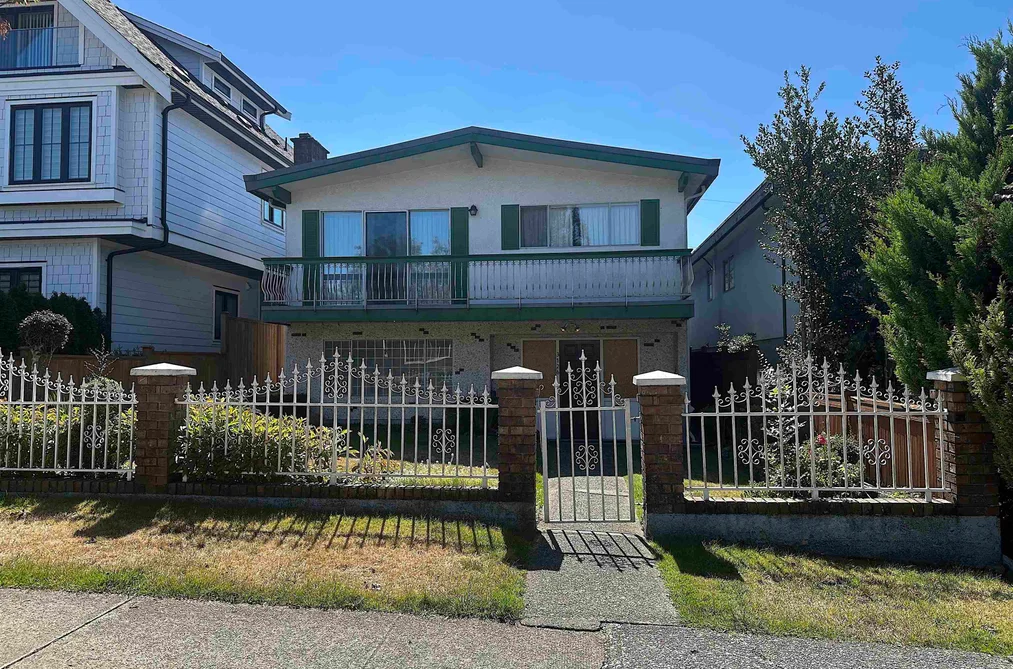 House for sale at 3126 E 20th Avenue Vancouver British Columbia - MLS: R3159017