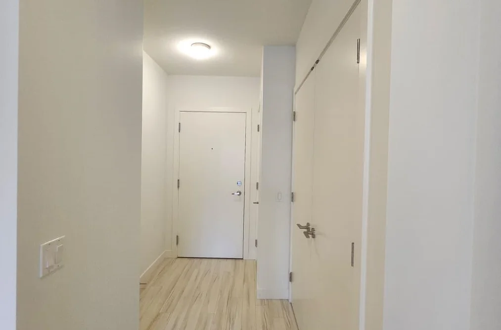 313 111 E 3RD STREET, North Vancouver BC V7L 0C6, North Vancouver BC — Residential for Sale - Photo 2