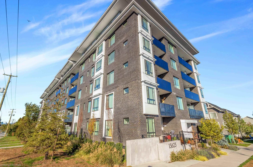 Condo for sale at 313 13623 81a Avenue Surrey British Columbia - MLS: R3105201