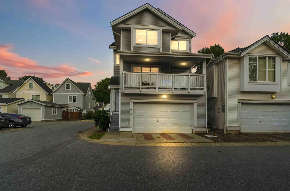 House for sale at 313 3000 Riverbend Drive Coquitlam British Columbia - MLS: R3156255