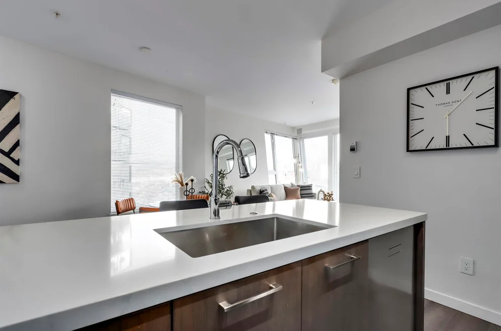 313 417 GREAT NORTHERN WAY, Vancouver, BC — Residential for Sale — Photo 4 of 27
