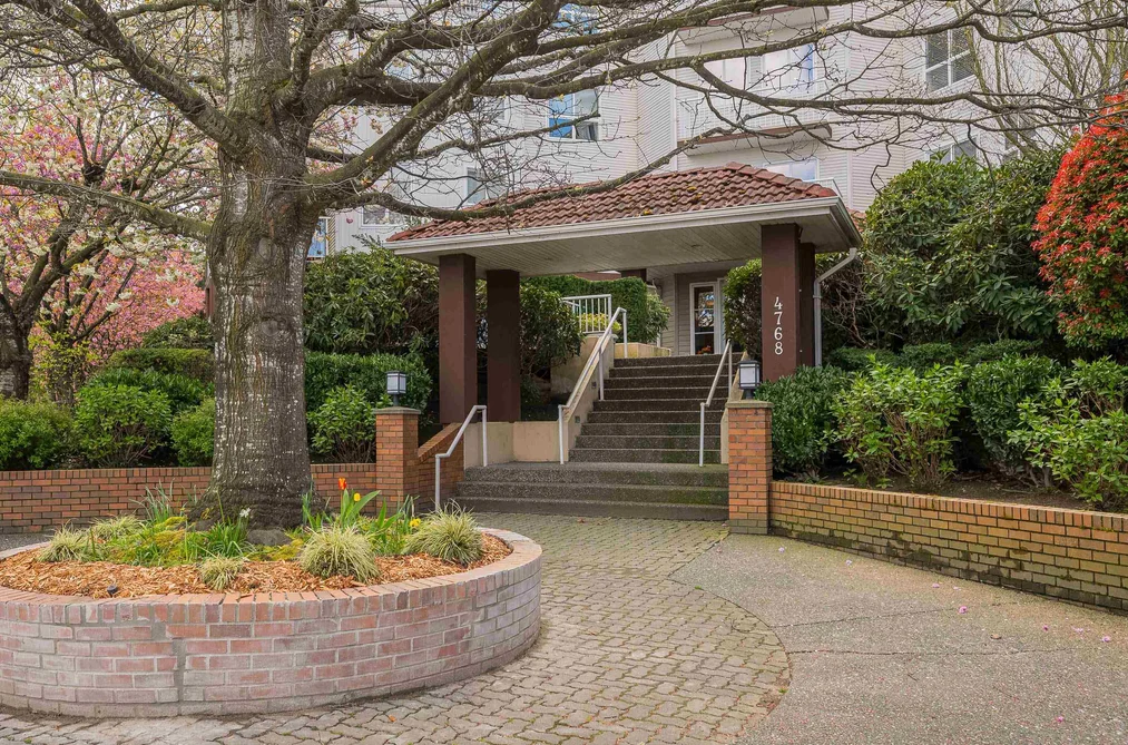 Condo for sale at 313 4768 53 Street Delta British Columbia - MLS: R3112539