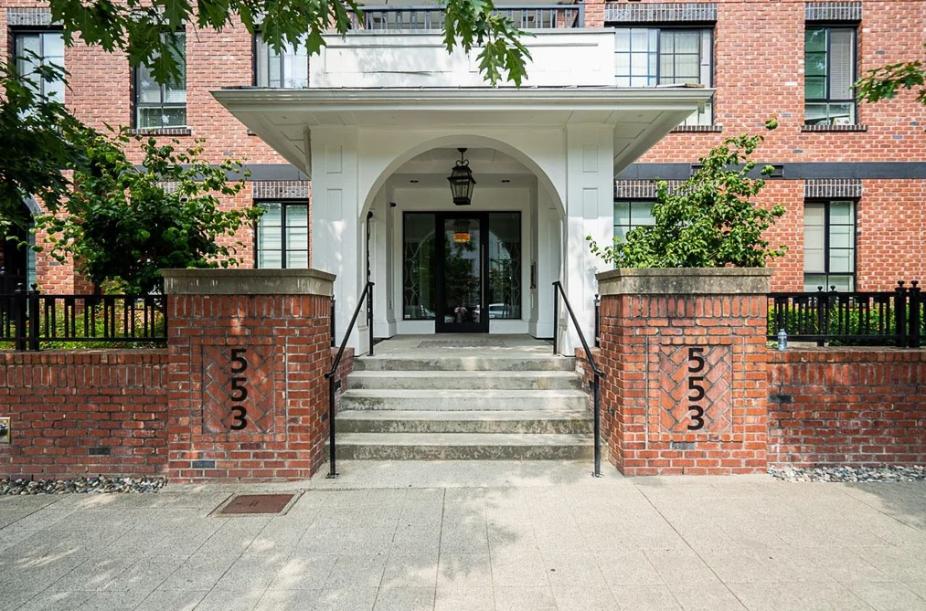 313 553 FOSTER AVENUE, Coquitlam BC V3J 0B5, Coquitlam BC — Residential for Sale - Photo 2